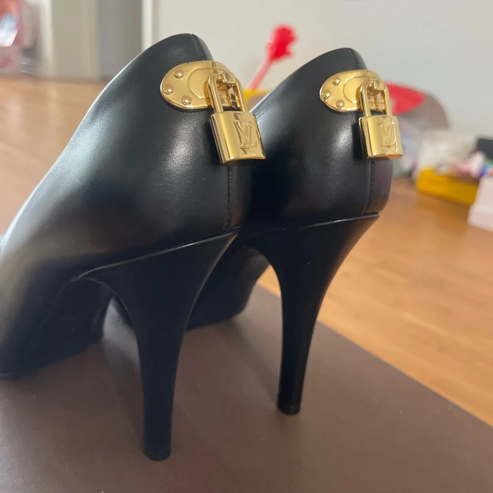 AUTHENTIC Louis Vuitton locket pumps high heels ☀️ - Picture 5 of 17